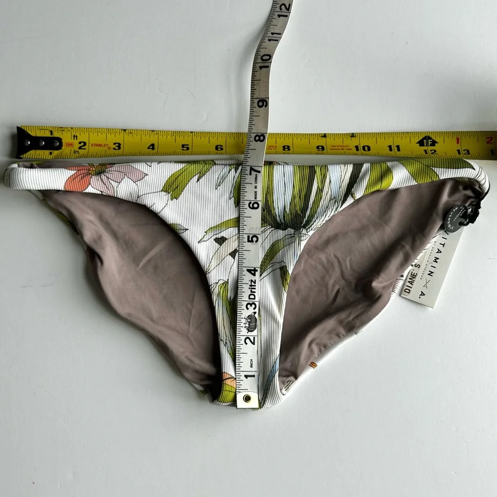🍒NWT Vitamin A Swimwear Bikini Bottom. Reversible. Size: 6/Small - Picture 7 of 12